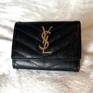 SAINT LAURENT CASSANDRE SLIM KEY CASE IN GRAIN DE POUDRE EMBOSSED LEATHER